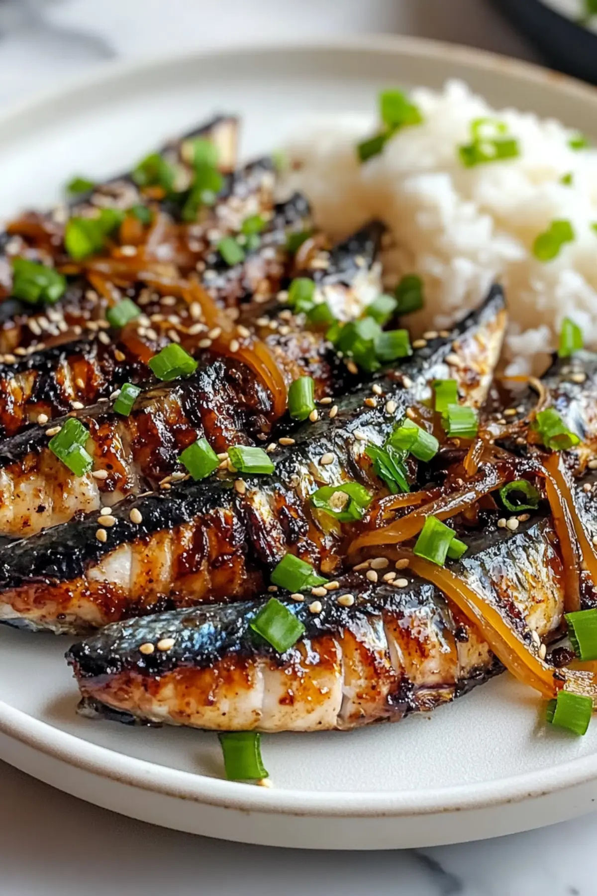 Mackerel Bulgogi with Sesame Seeds and Onion
